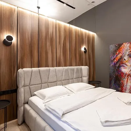 Royal On Leontovicha 7/2 דירה *