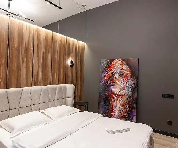 Royal On Leontovicha 7/2 לבוב