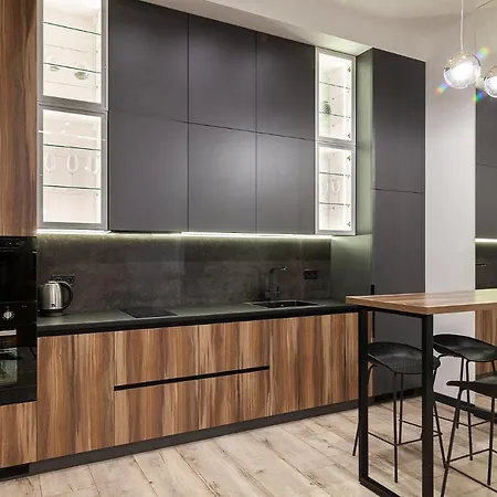 Royal On Leontovicha 7/2