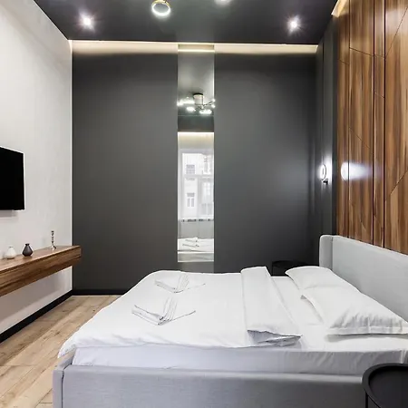 Royal On Leontovicha 7/2